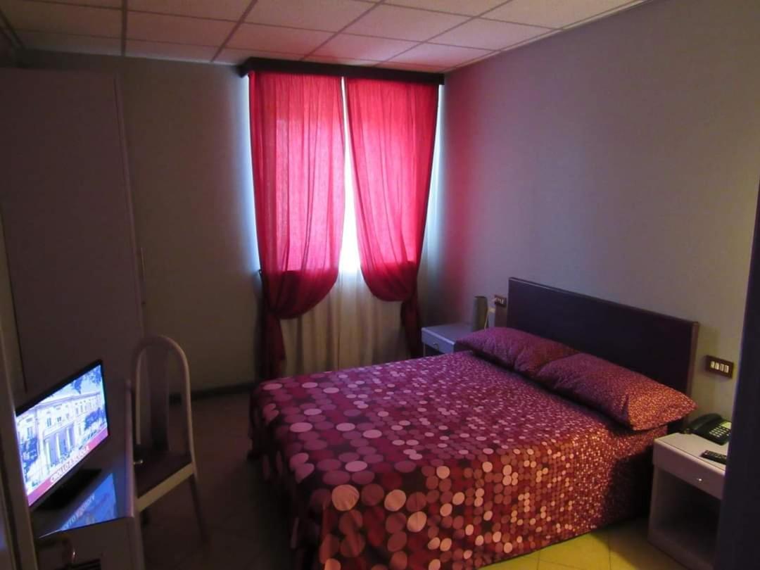 B&B The Sun Swimming & Pool Turin Extérieur photo